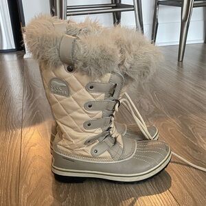 Sorel Tan Quilted Fur-Trim Boots